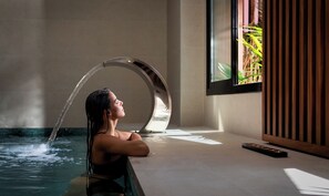 Sauna, bañera de hidromasaje, tratamientos corporales 