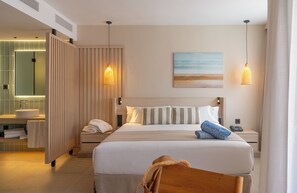 Junior Suite Premium Doble | Ropa de cama hipoalergénica, minibar, escritorio y cortinas opacas