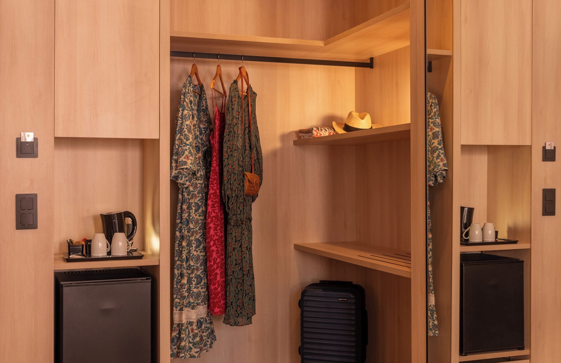 1 bedroom, hypo-allergenic bedding, minibar, desk