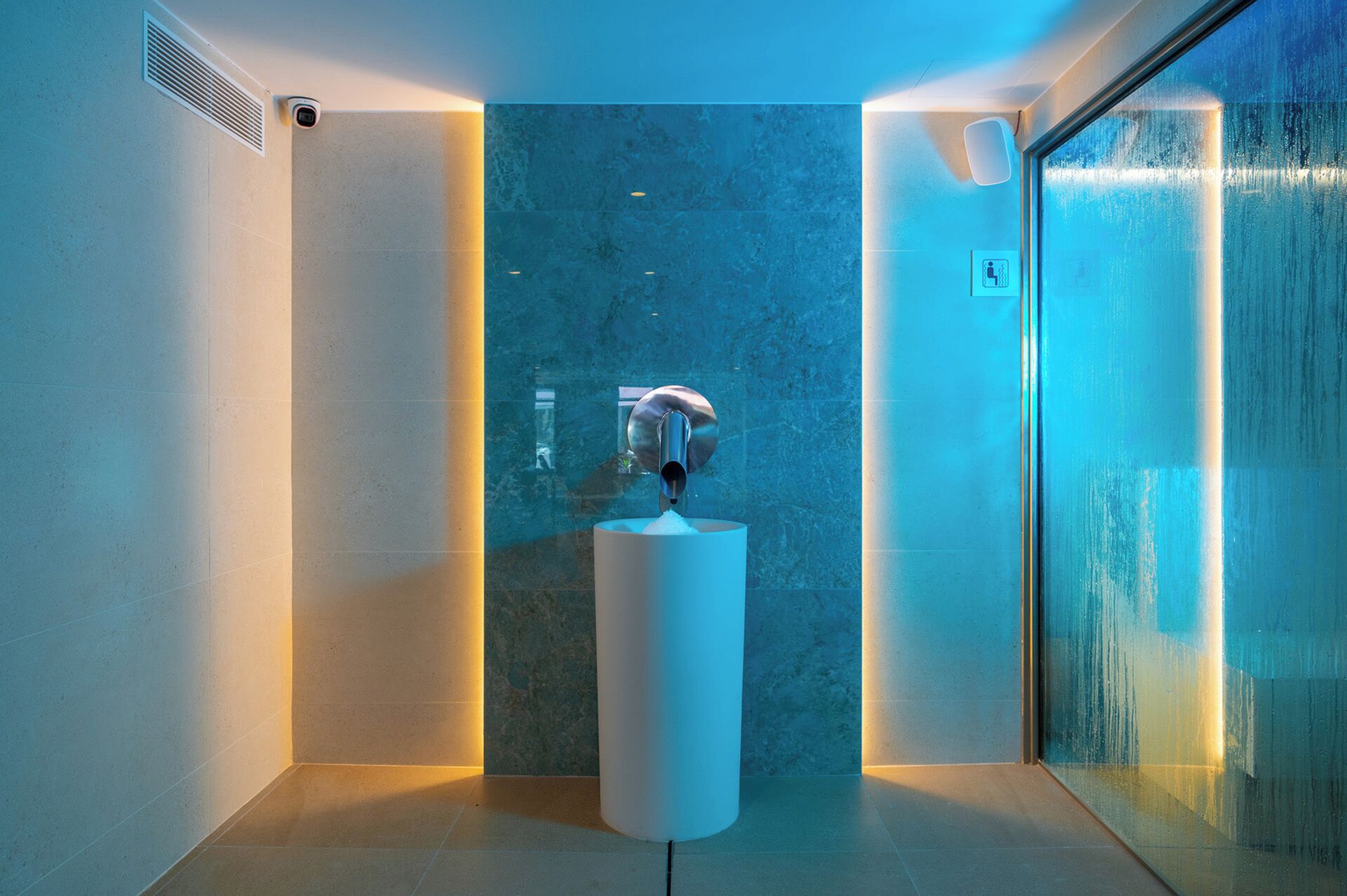 sauna, hot tub, body treatments, 1 treatment room, massages