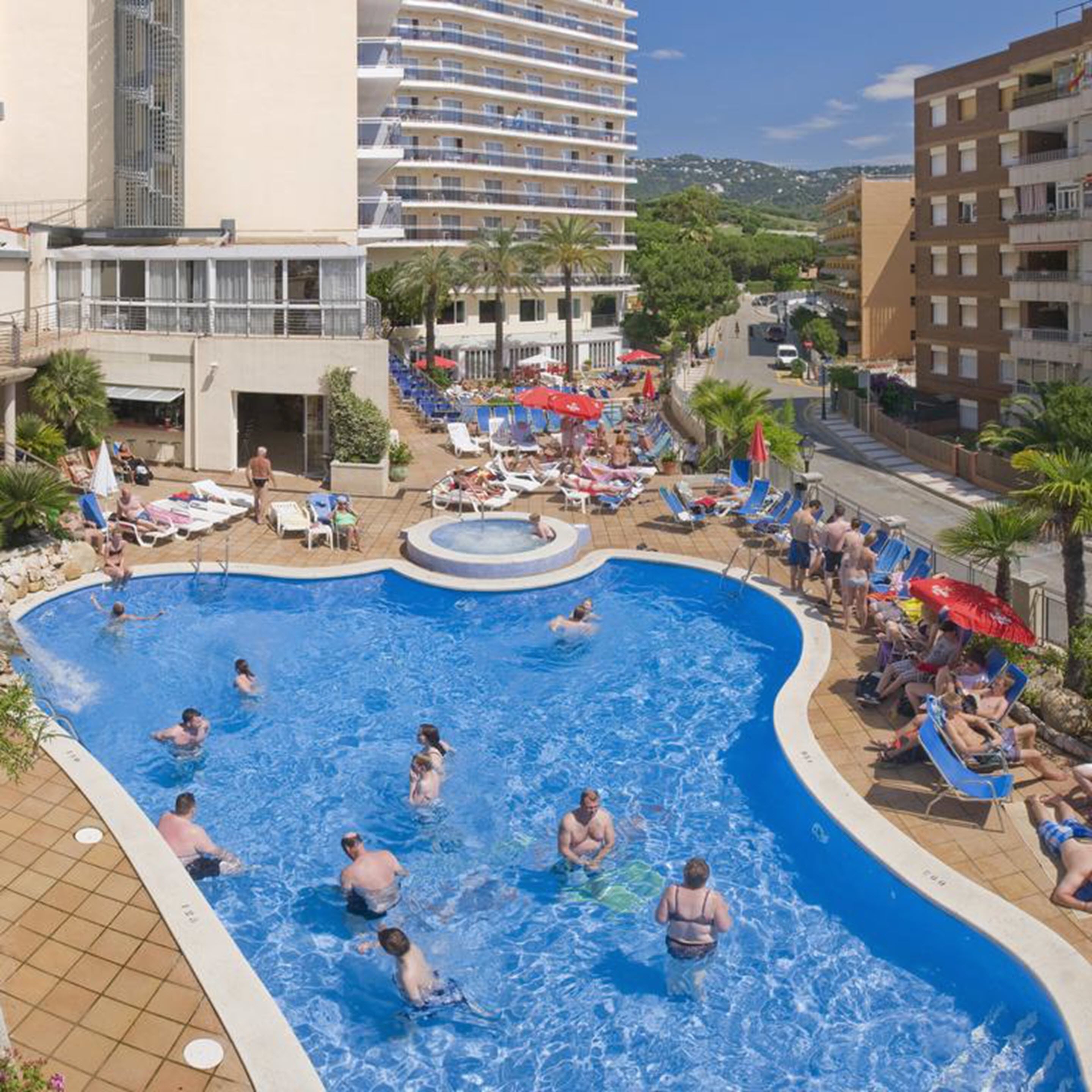 Sæsonbestemt udendørs pool, liggestole