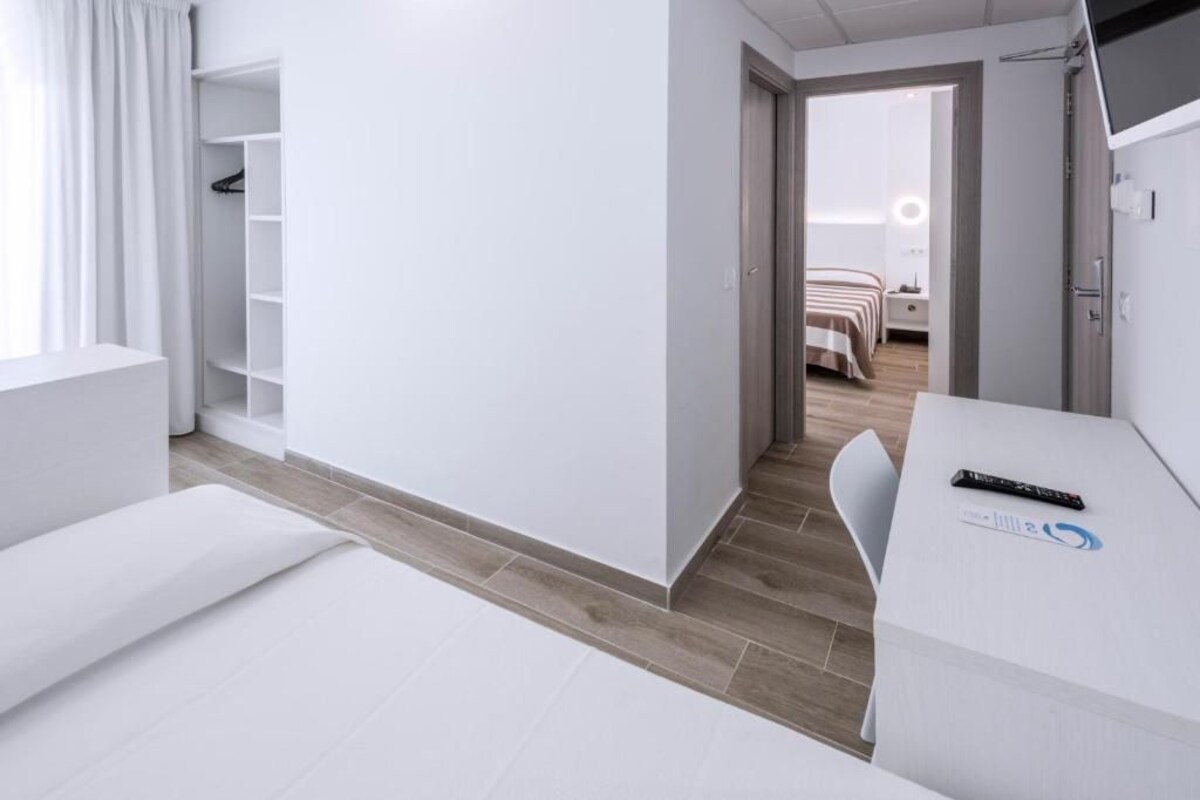 Desk, soundproofing, iron/ironing board (on request), WiFi (free)