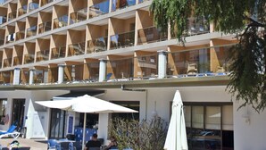Unclassified image, 2 of 62, button - Bon Repos (Calella)