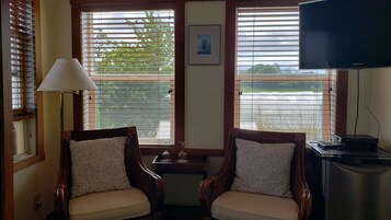 Single Room, 1 Queen Bed, Garden View | View from room