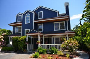 Front of property - The Heron Inn & Day Spa (La Conner)