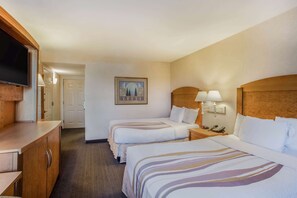 Premium bedding, pillowtop beds, desk, blackout drapes - La Quinta Inn & Suites by Wyndham Islip - MacArthur Airport (Bohemia)