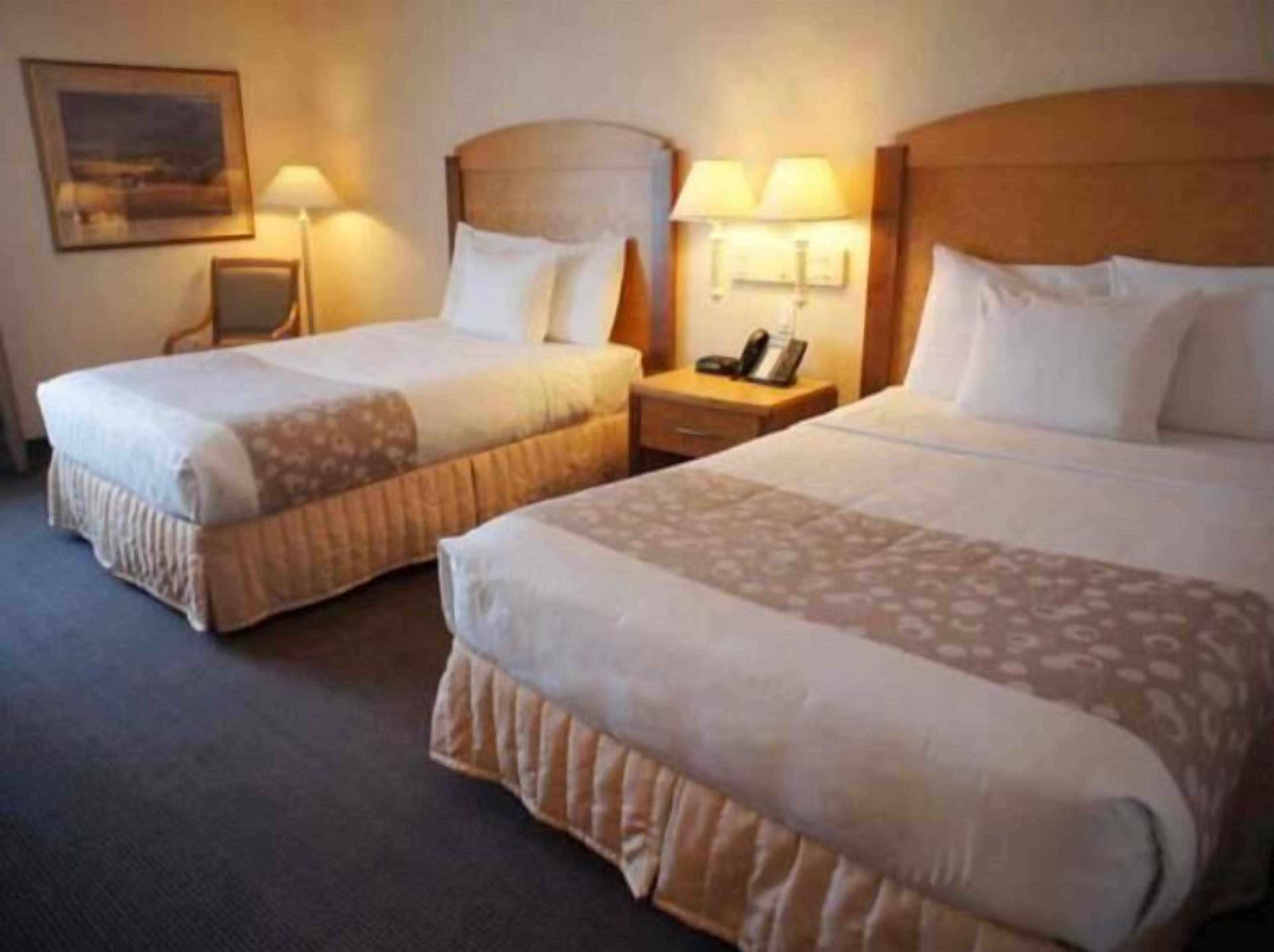Ropa de cama de alta calidad y colchones con acolchado adicional