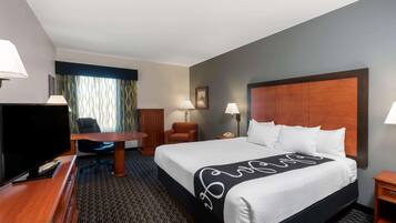 룸, 킹사이즈침대 1개, 금연 | 고급 침구, 필로우탑 침대, 각각 다르게 가구 비치, 책상