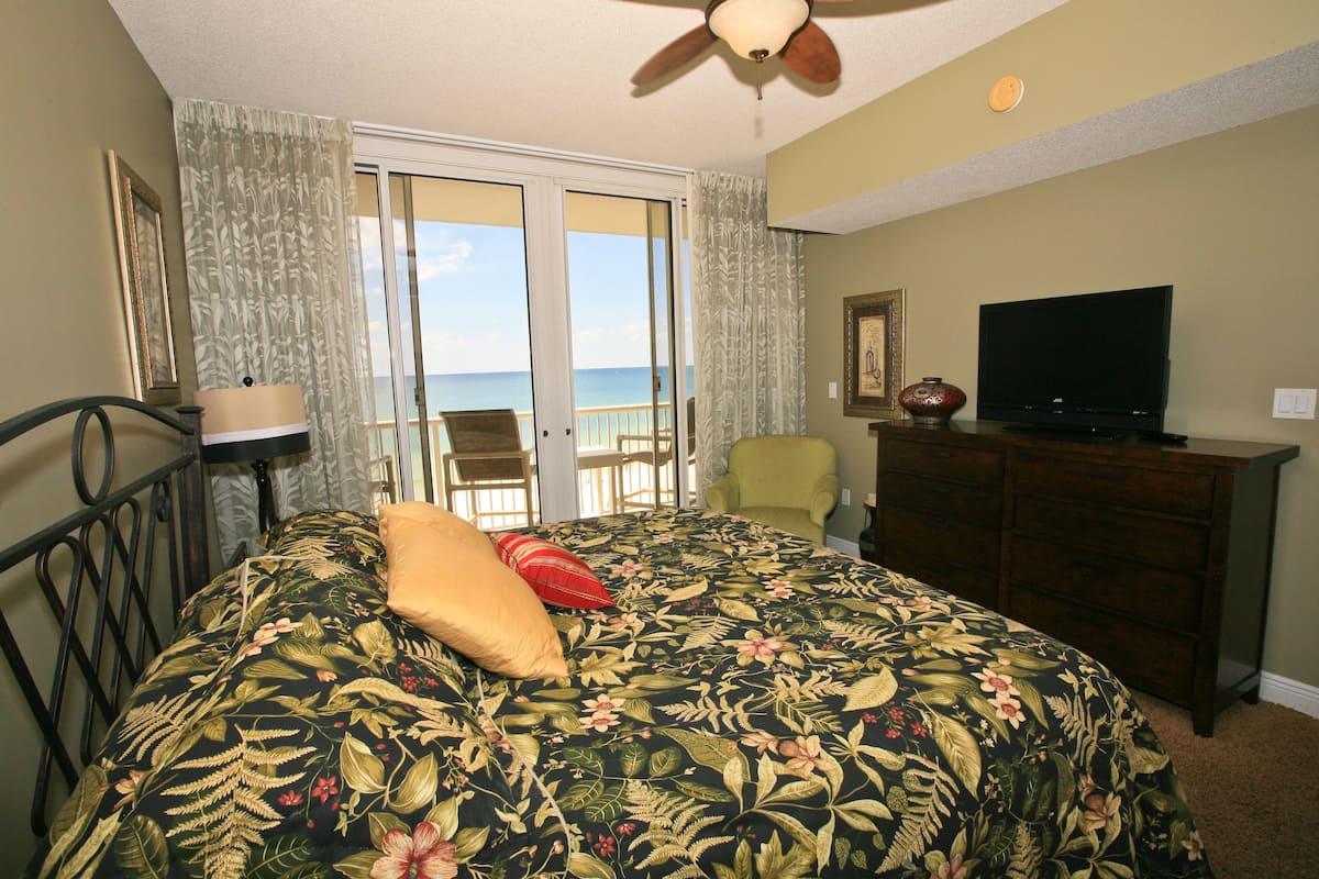 Condo, 3 Bedrooms, 2 Bathrooms, Sea Facing