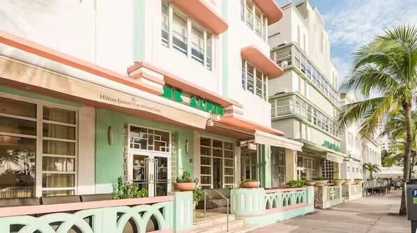 Exterior - Hilton Grand Vacations Club McAlpin Ocean Plaza Miami (Miami Beach)