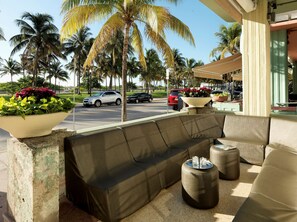 Exterior - Hilton Grand Vacations Club McAlpin Ocean Plaza Miami (Miami Beach)