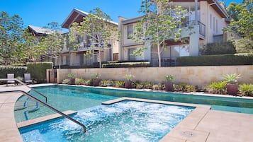 Bathtub spa outdoor