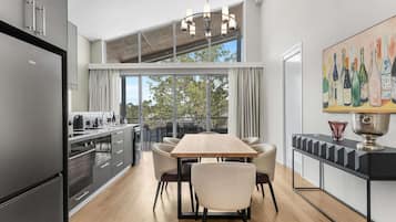 1 bedroom, premium bedding, minibar, in-room safe