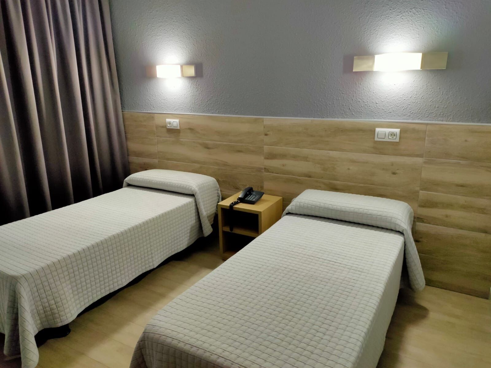 Coffres-forts dans les chambres, bureau, chambres insonorisées, Wi-Fi