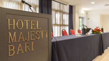 A hotel sign with the name "HOTEL MAJESTY BARI".