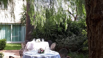 Tägliches inbegriffenes Frühstücksbuffet