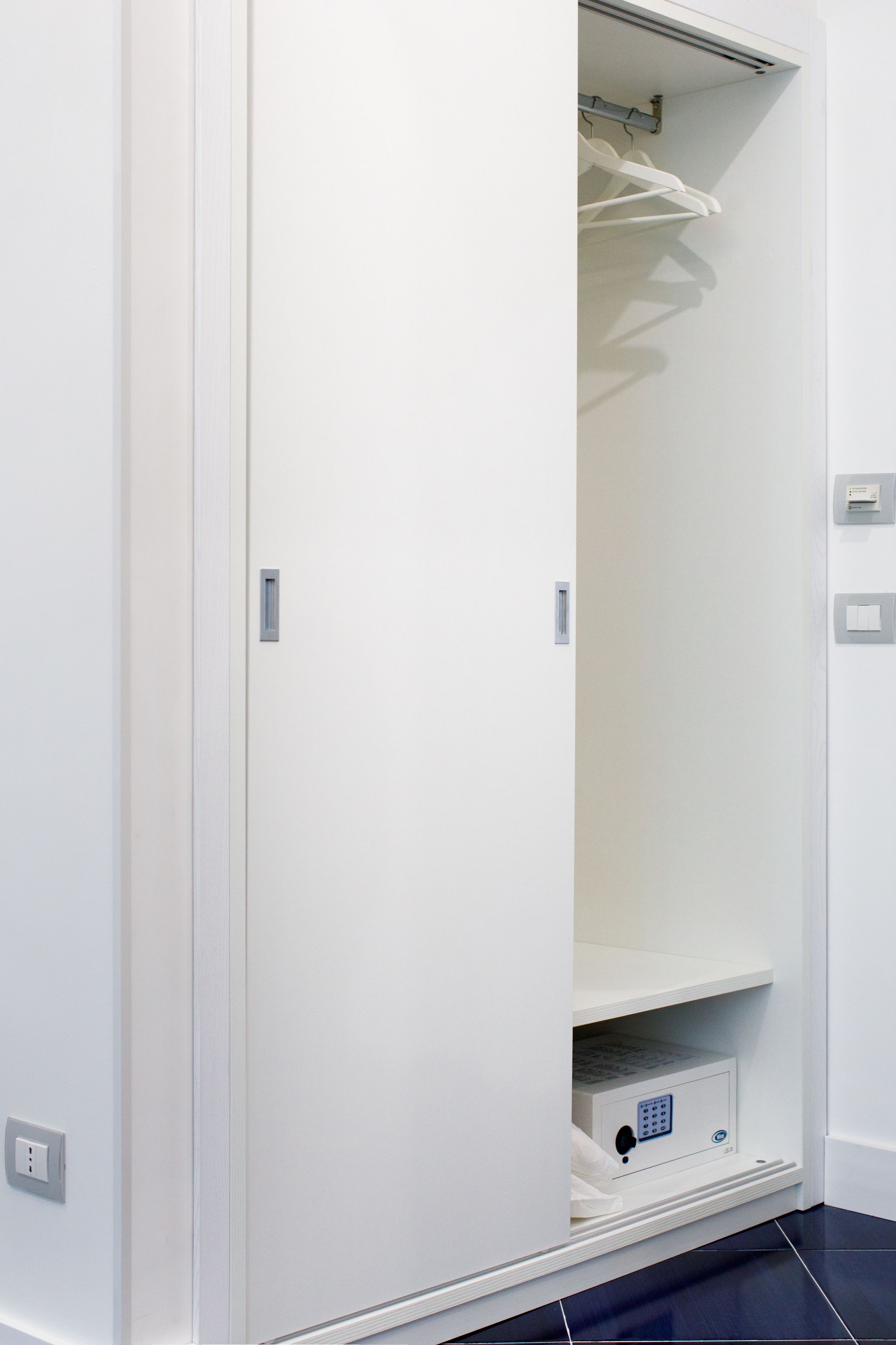 deluxe double or twin room | safe