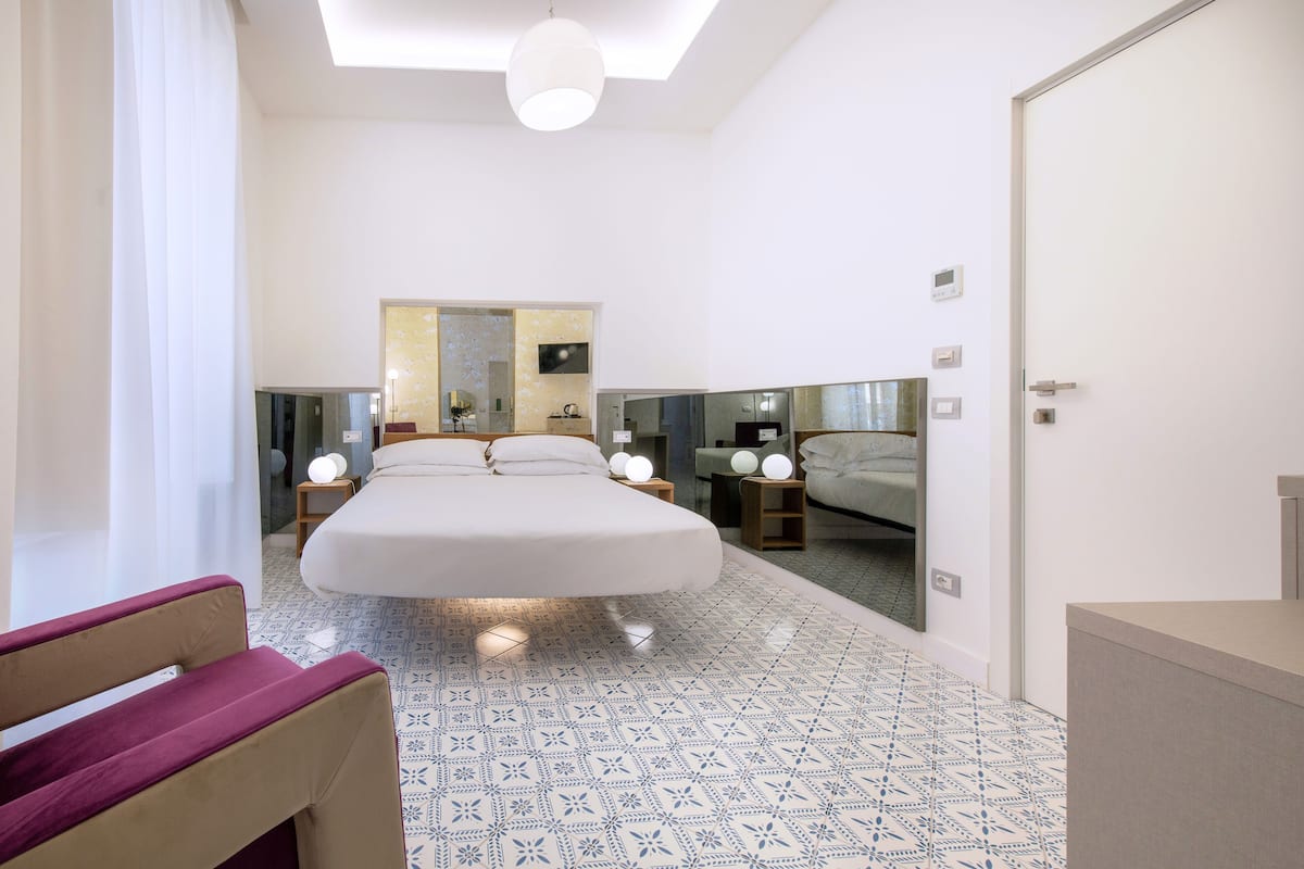 Deluxe suite (Ravello) | 1 slaapkamer, een kluis op de kamer, individueel gedecoreerd