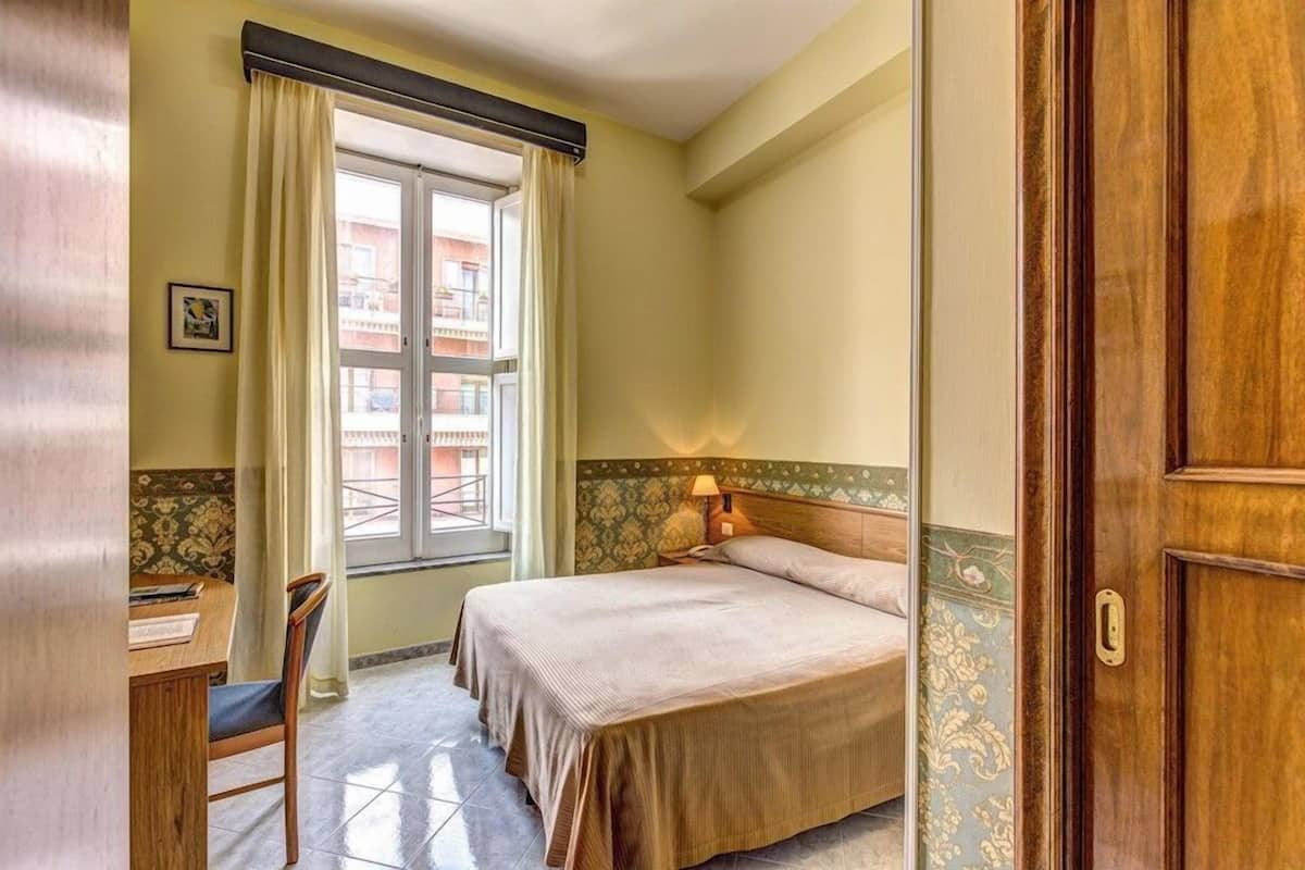 Economy kamer, 1 twee- of 2 eenpersoonsbedden | 1 slaapkamer, een kluis op de kamer, individueel gedecoreerd