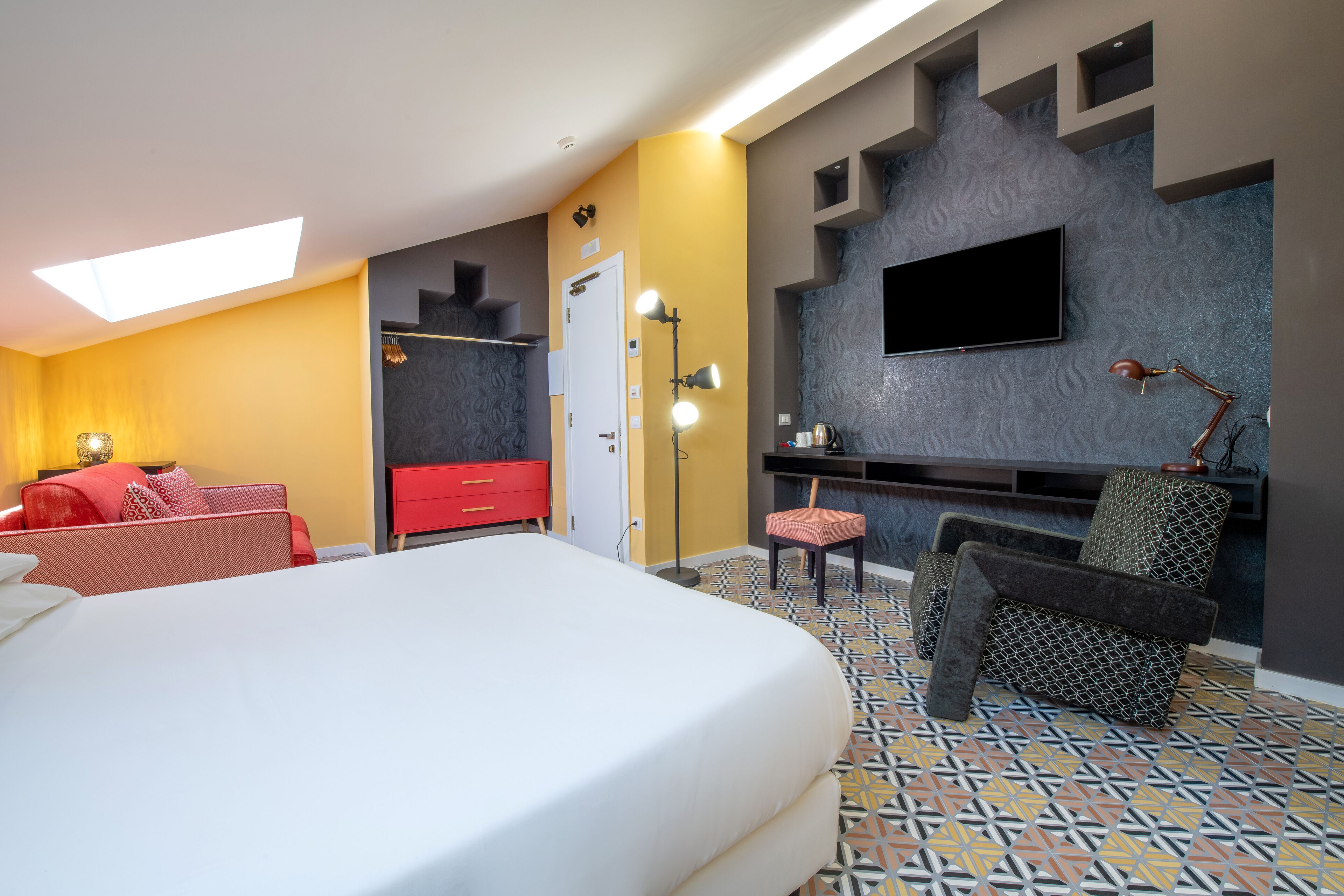 junior suite, hot tub (loulou) | 1 bedroom, in-room safe, individually decorated, individually furnished