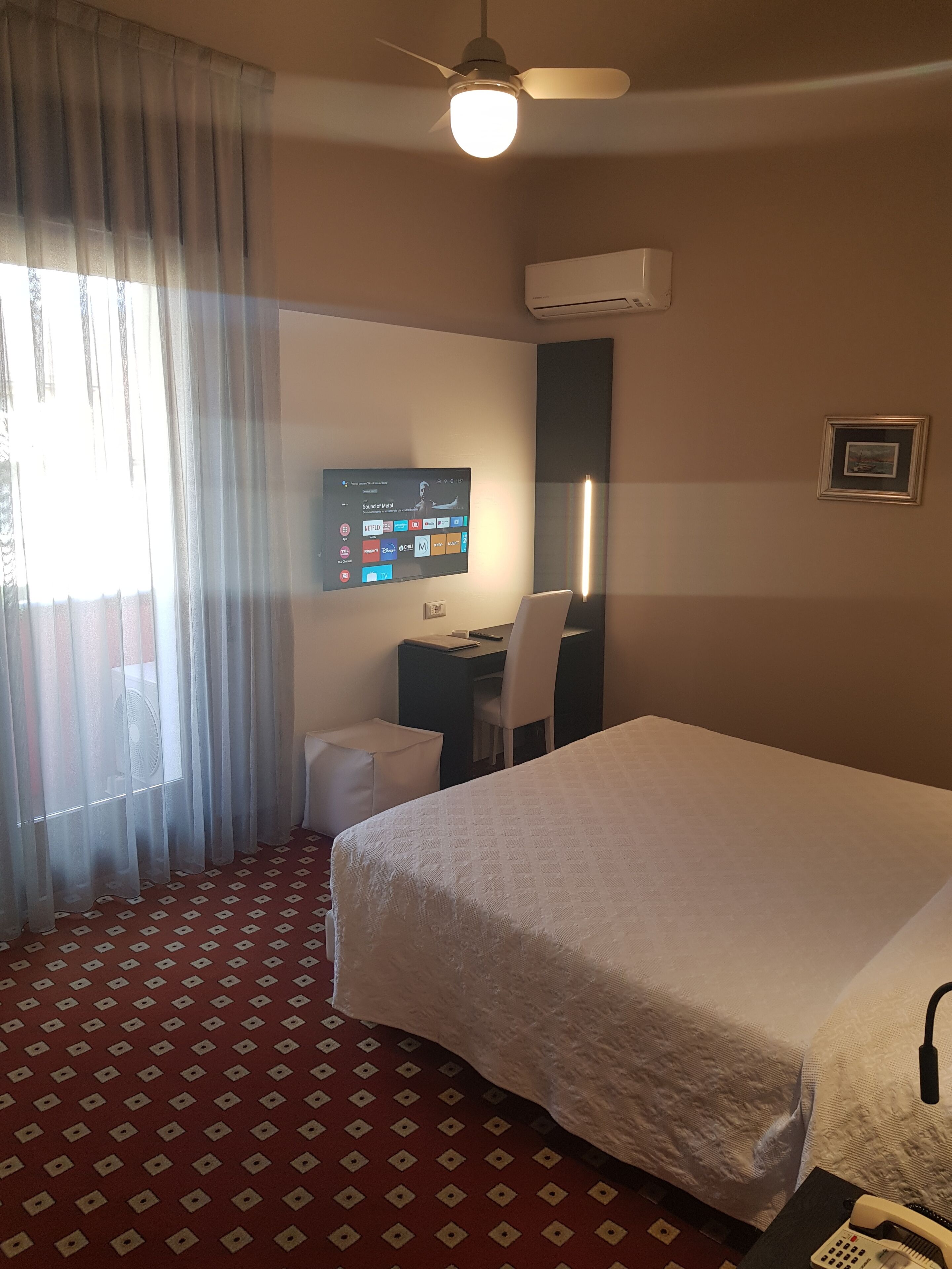 premium bedding, in-room safe, desk, free wifi