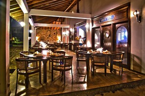 Frühstück, Mittagessen und Abendessen