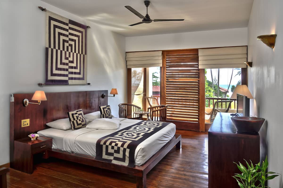1 bedroom, pillow-top beds, minibar, in-room safe