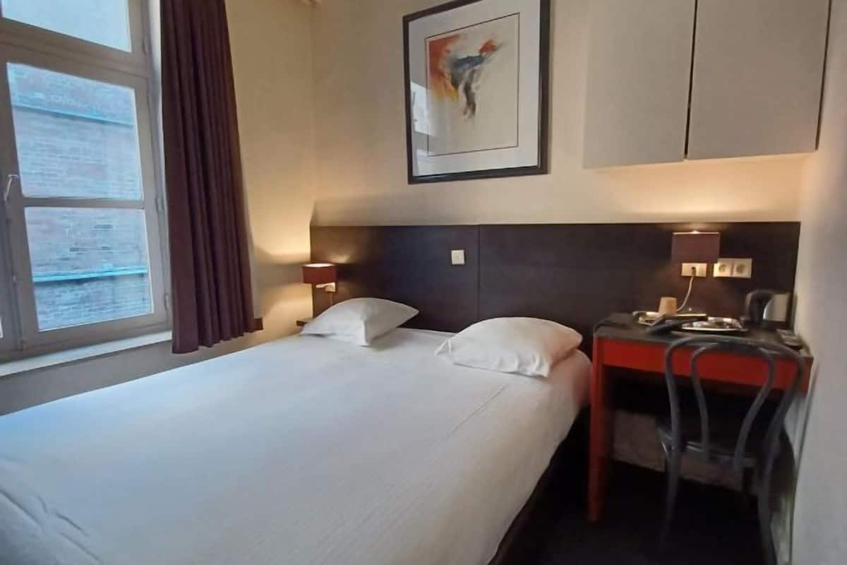 1 bedroom, desk, laptop workspace, free WiFi