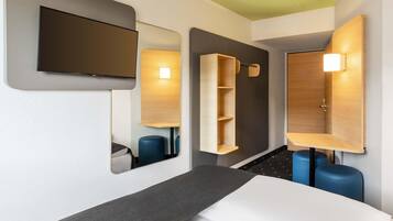 Schreibtisch, schallisolierte Zimmer, kostenloses WLAN, Bettwäsche