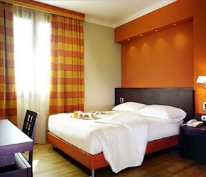 Minibar, in-room safe, desk, free cots/infant beds - Hotel dei Vicari (Scarperia e San Piero)