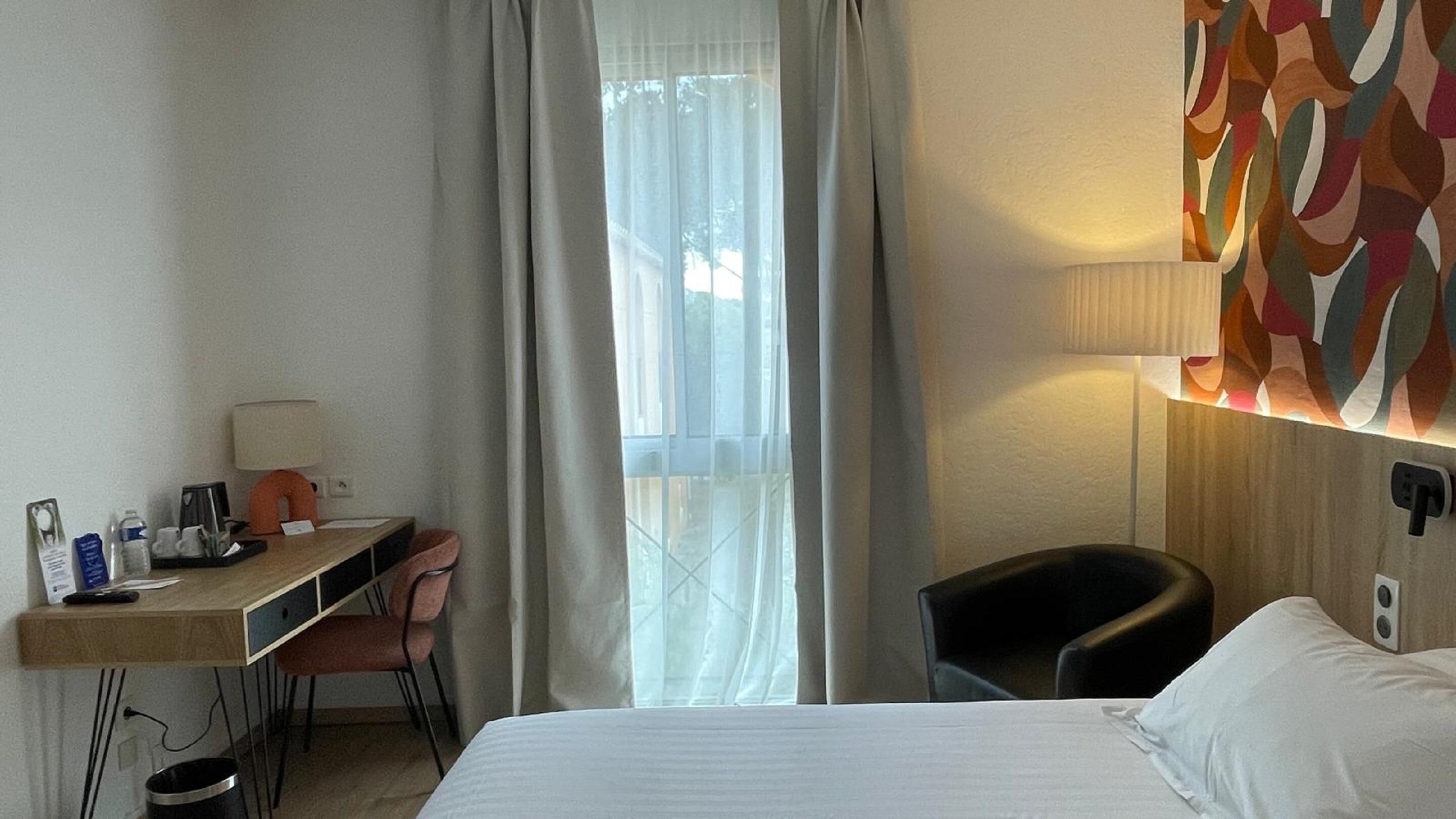 Superior Room, 1 Queen Bed, Non Smoking, Pool View (Twin bed on request) | In-room safe, desk, blackout drapes, soundproofing