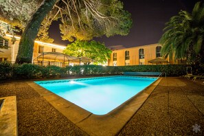 Seasonal outdoor pool, open 9:00 AM to 9:00 PM, sun loungers