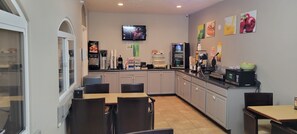 Free daily continental breakfast 