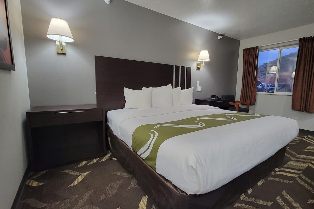 Desk, blackout drapes, free WiFi, bed sheets