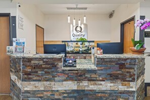 Lobby - Quality Inn & Suites Salina National Forest Area (Salina)
