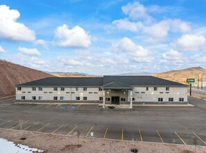 Front of property - Quality Inn & Suites Salina National Forest Area (Salina)