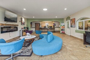 Lobby - Quality Inn & Suites Salina National Forest Area (Salina)