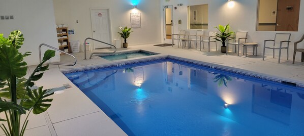 Indoor pool, pool loungers