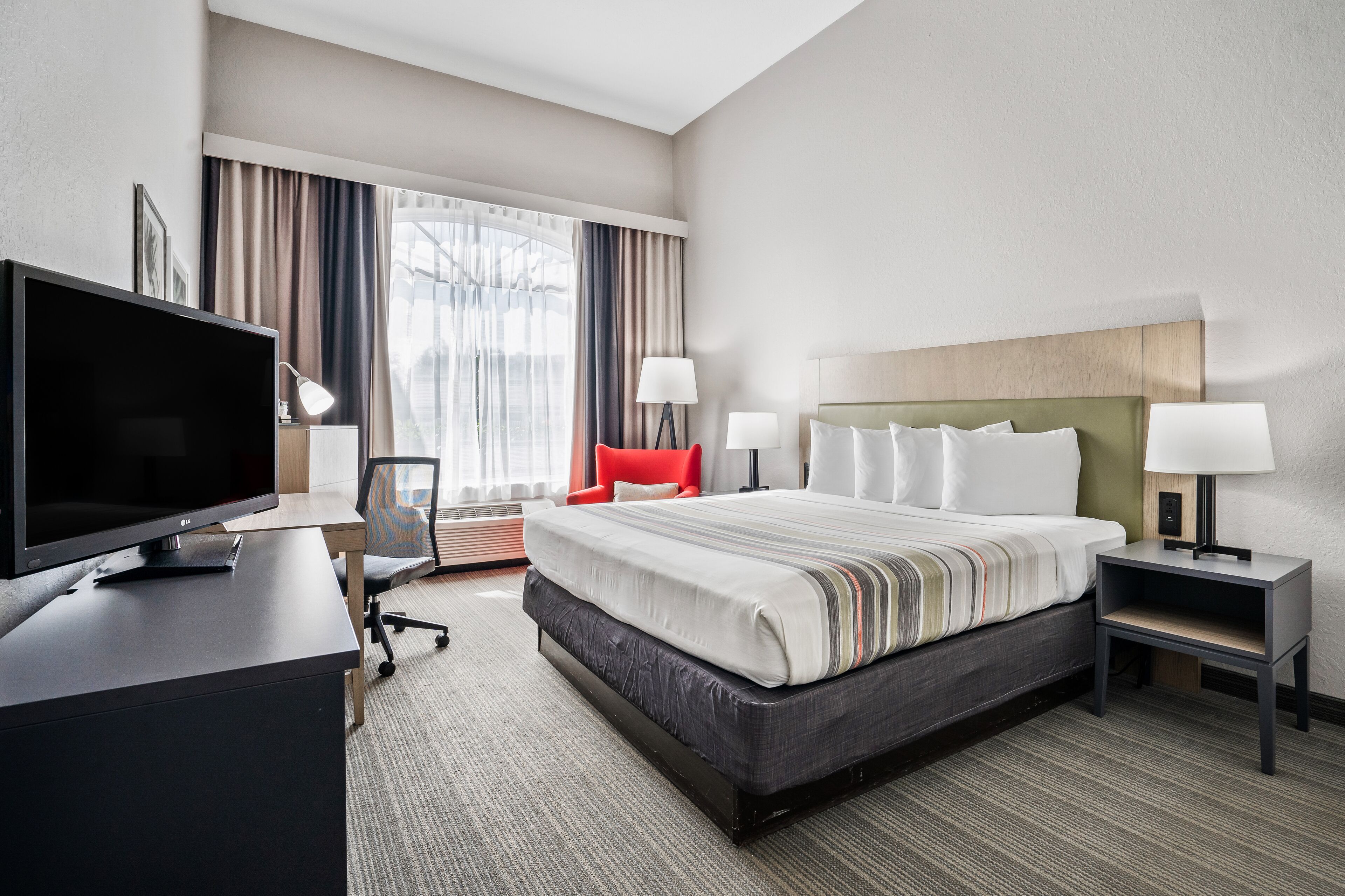 room, 1 king bed, non smoking | 1 bedroom, premium bedding, pillow-top beds, desk