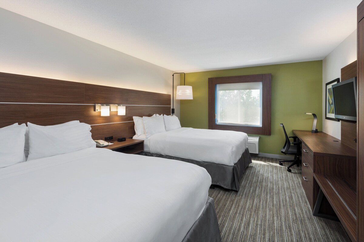 Standard Room, 2 Queen Beds, Accessible (Communications, Mobility) | Desk, iron/ironing board, cribs (free), rollaway beds (surcharge)