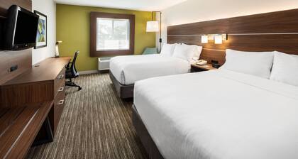 Holiday Inn Express Warrenton by IHG