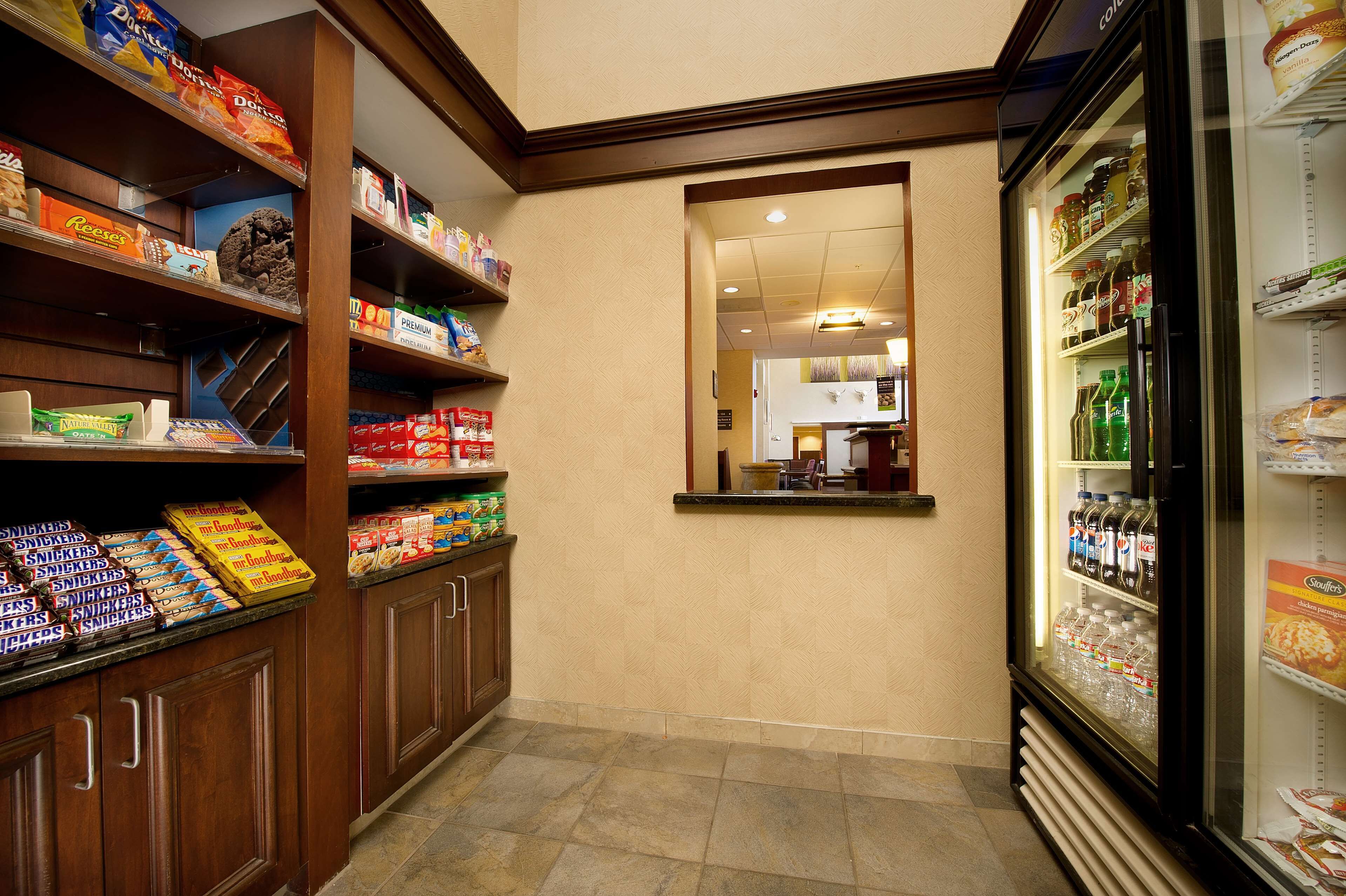 Photo - Hampton Inn and Suites San Antonio Airport