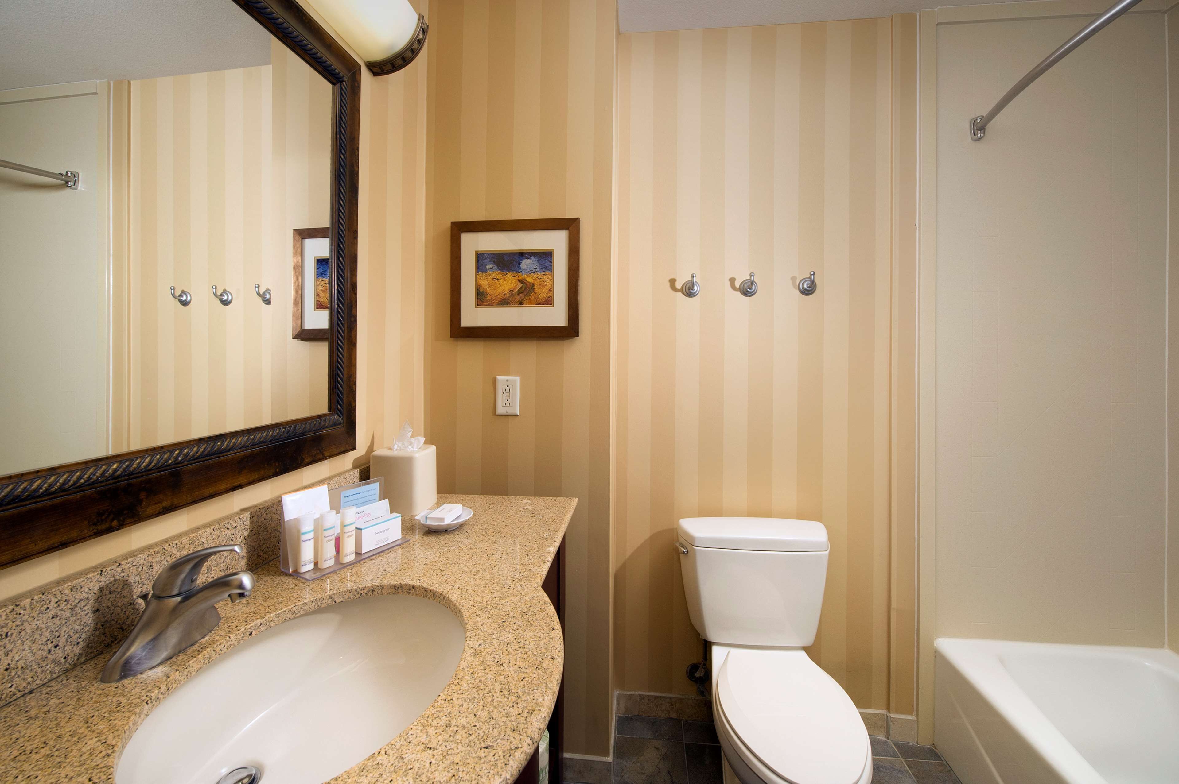 Photo - Hampton Inn and Suites San Antonio Airport