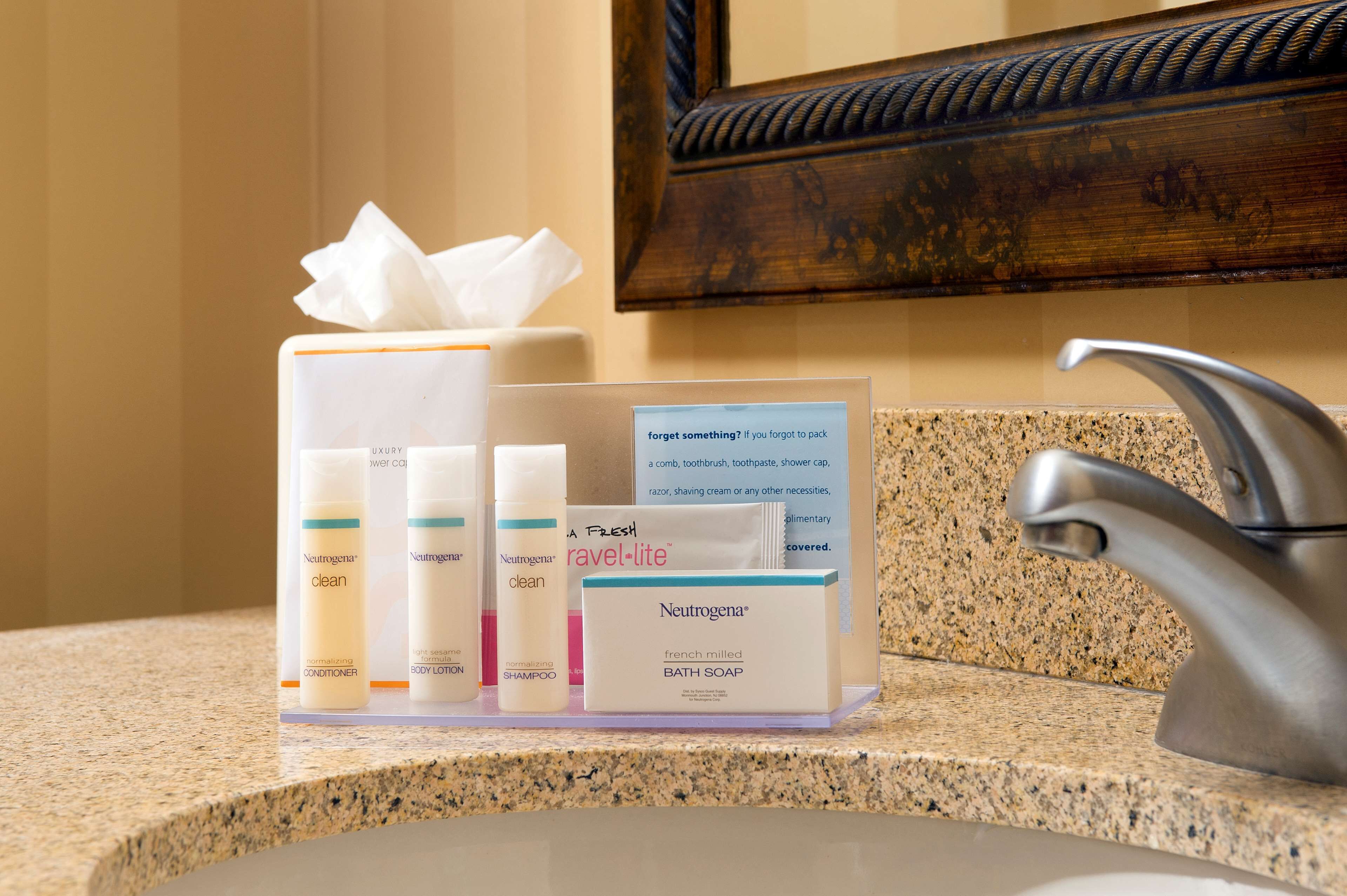 Photo - Hampton Inn and Suites San Antonio Airport