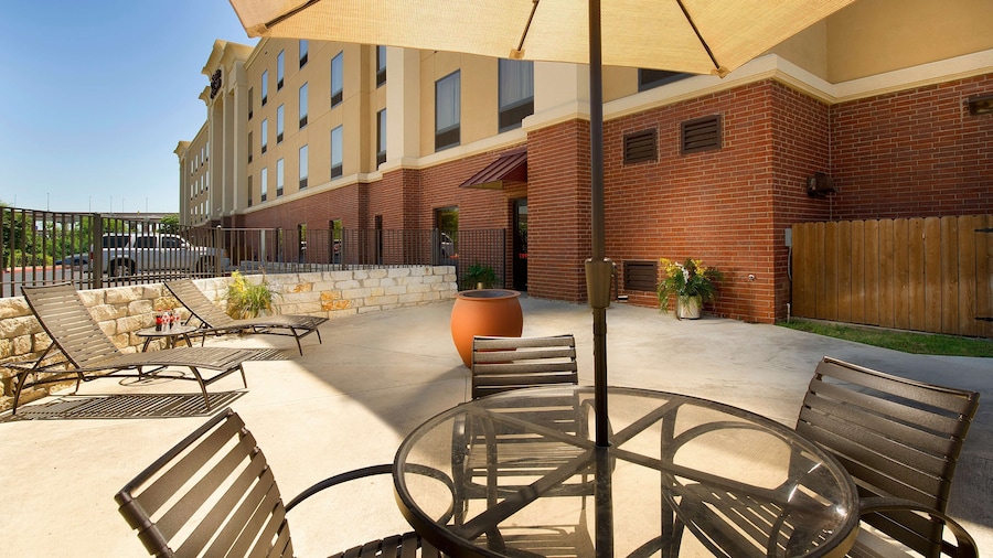 Hampton Inn & Suites San Antonio-Airport