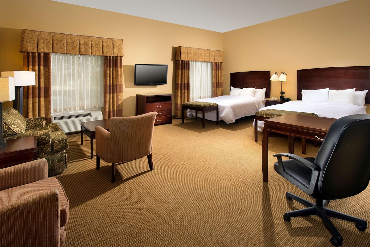 suite, accessible, non smoking (roll-in shower) | in-room safe, desk, blackout curtains, iron/ironing board