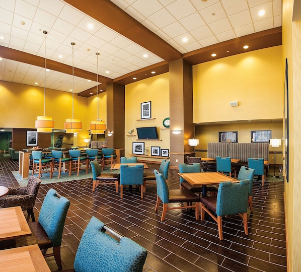 Reception - Hampton Inn & Suites Chesapeake-Square Mall (Chesapeake)