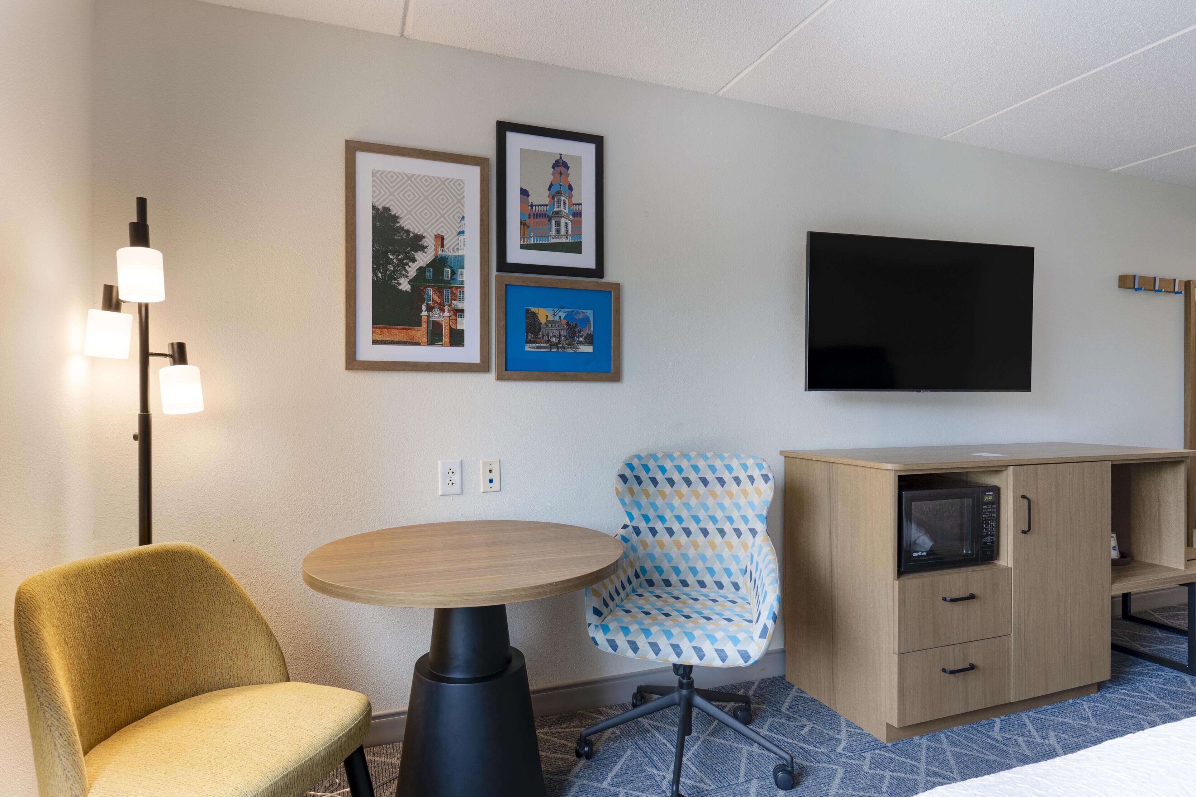 Premium bedding, in-room safe, desk, laptop workspace