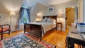 Taupe Room | أغطية فراش متميزة ومكواة/لوح كي وواي فاي مجانًا وبديكورات فريدة لكل غرفة
