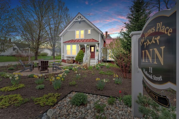 Front of property - The James Place Inn B&B (Freeport)